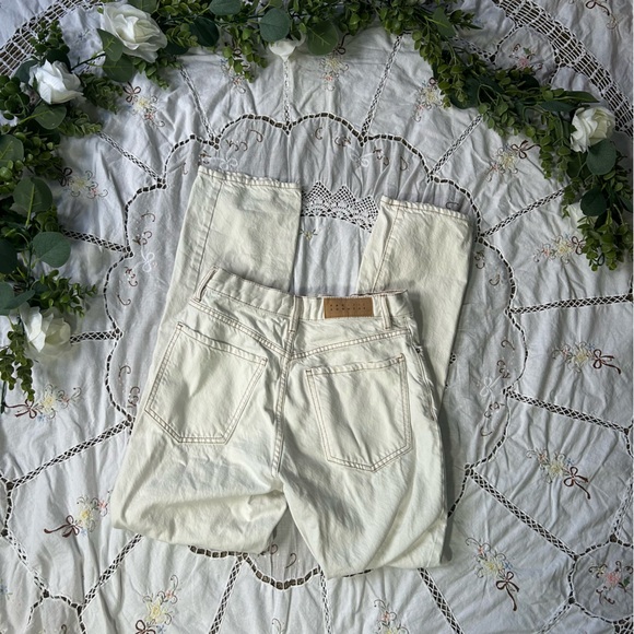 Pacsun white high rise dad jeans with brown stitching - Picture 5 of 6